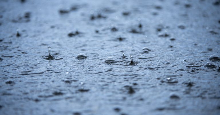This Rain-Powered Tech Offers a Resilient, Eco-Friendly Solution for Global Cities - Featured image