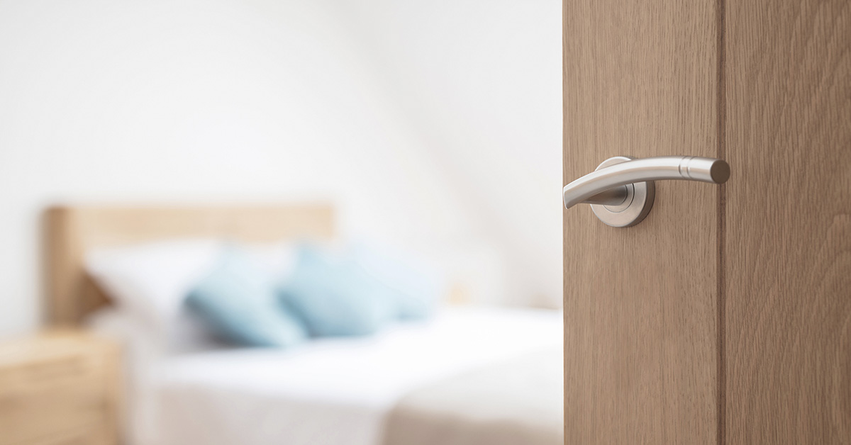 Why You Should (and Shouldn’t) Close Your Bedroom Door at Night