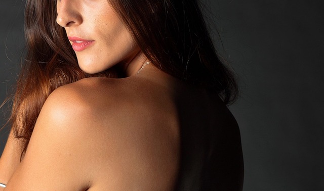 woman and body odor