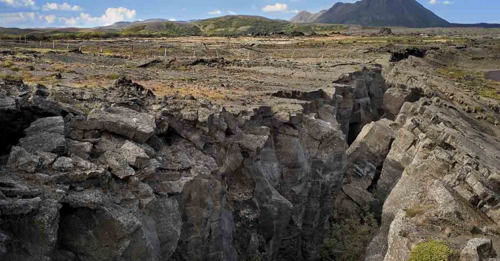 Rare Footage Reveals Earth’s Surface Splitting in Seconds During Earthquake Fault Rupture - Featured image