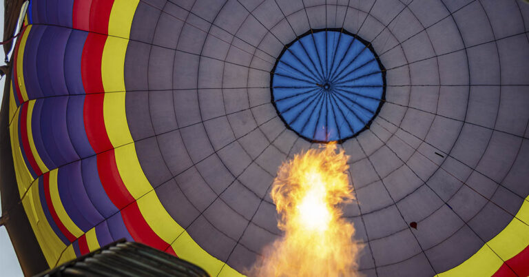 Tragic Hot Air Balloon Crash Leaves 8 Dead Their Final Moments Are Heartbreaking - Featured image