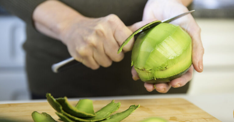 How an Avocado a Day Might Improve Your Gut Microbiome and Fiber Digestion - Featured image