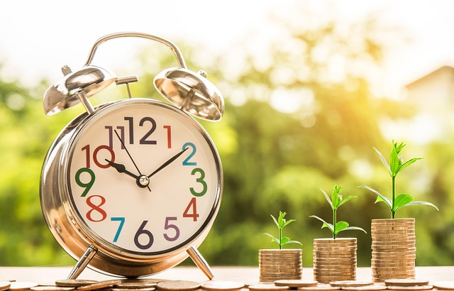 clock and money growth