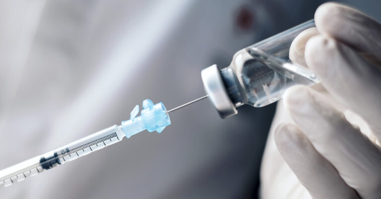 DeSantis Pushes to End All School Vaccine Mandates in Florida - Featured image