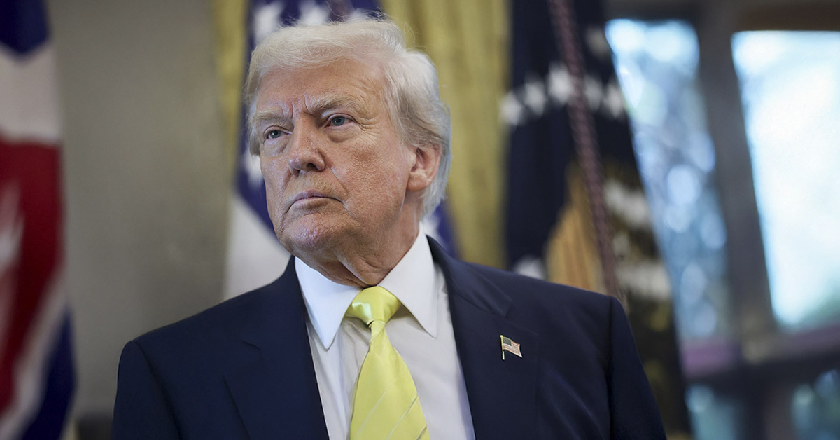 Online Reactions Pour In After Trump Says “Smart People” Don’t Like Him