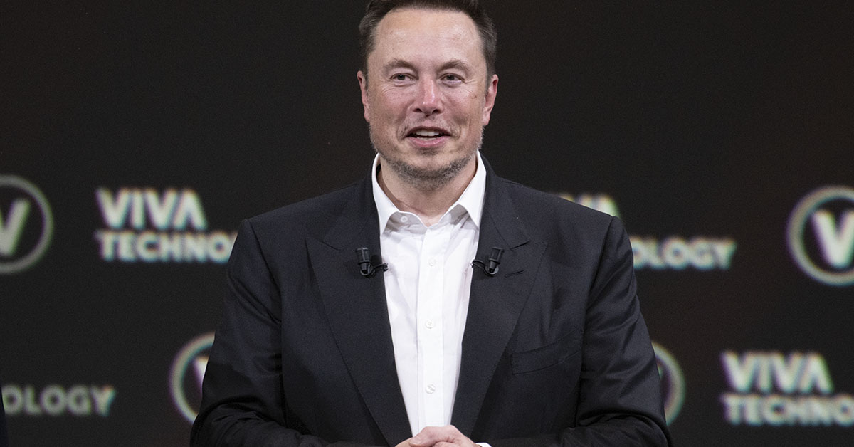 After Charlie Kirk’s Passing, Elon Musk Responds Sharply to Stephen King’s Allegation