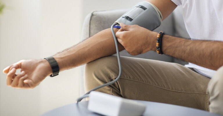This Is a Surprisingly Simple Way to Reduce Blood Pressure, but Almost Nobody Does It - Featured image
