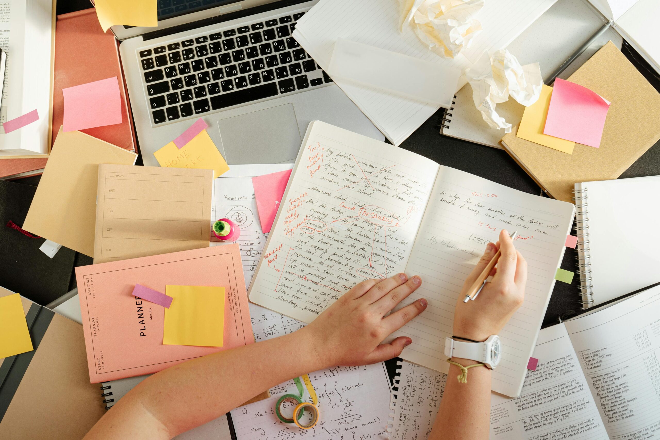 messy desk