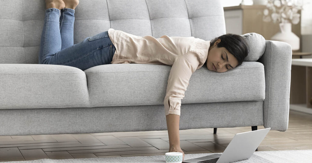 Psychologist Reveals the Real Reason Everyone’s So Exhausted Lately - Featured image