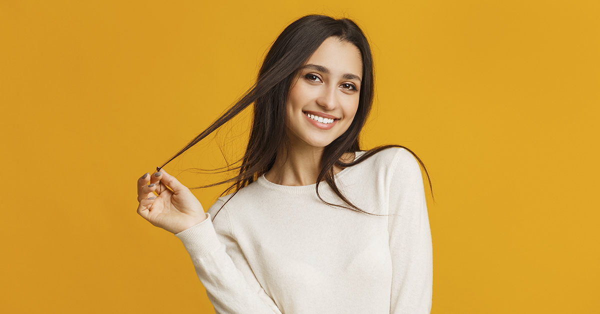 8 Subtle Things Women Do That Turn Men On