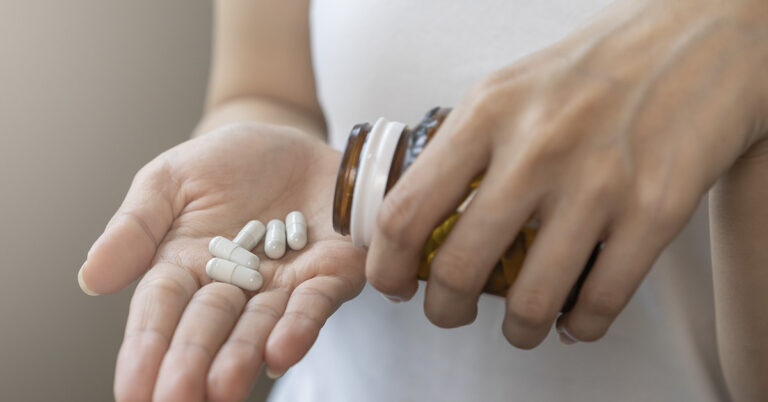 New Vitamin-Based Compound Could Restore Brain Function Lost to Alzheimer’s - Featured image