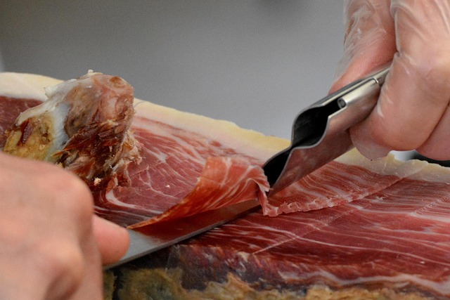 slicing meat