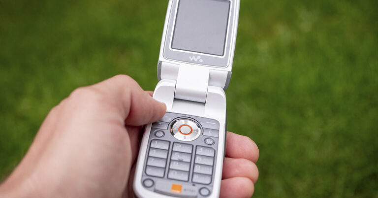 Why Everyone’s Talking About Switching Back to Old Tech in 2026 - Featured image