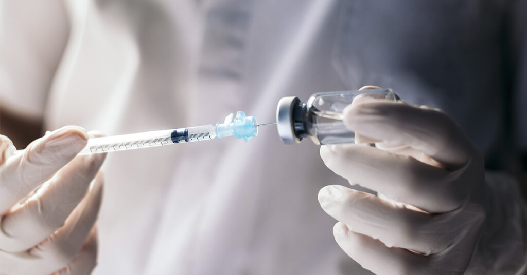 Major Study Examines Long-Term Outcomes of COVID Vaccination - Featured image