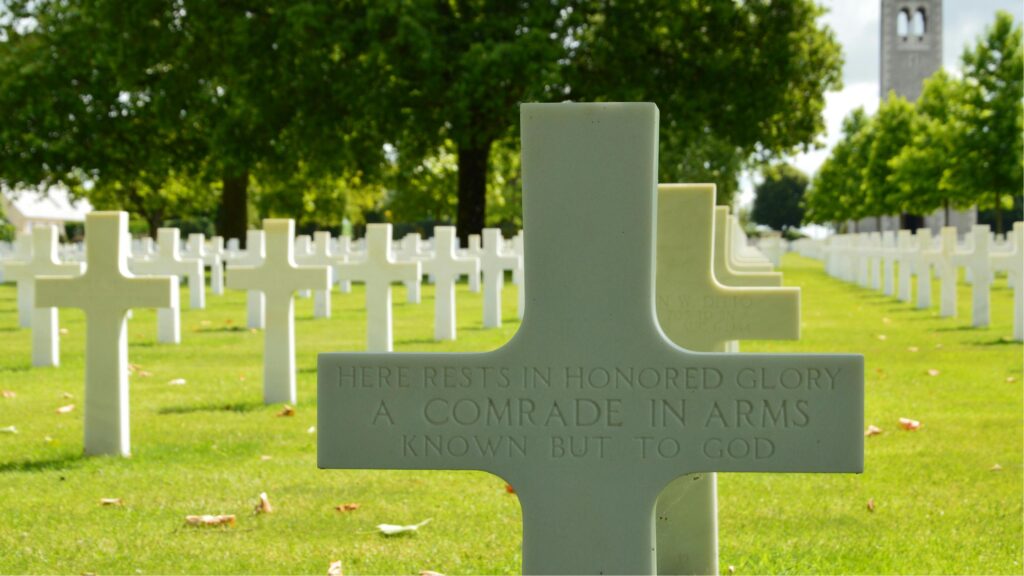War Cemetery in Normandie: Honoring Fallen Heroes