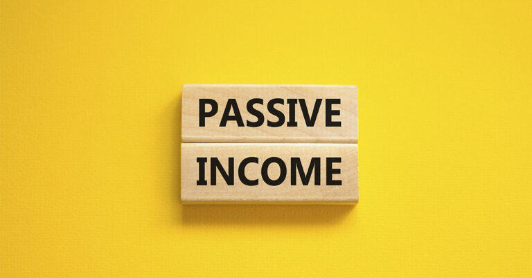 From Steady Jobs to Side Hustles: The Age of Passive Income and the ‘Polygamous Worker’ - Featured image