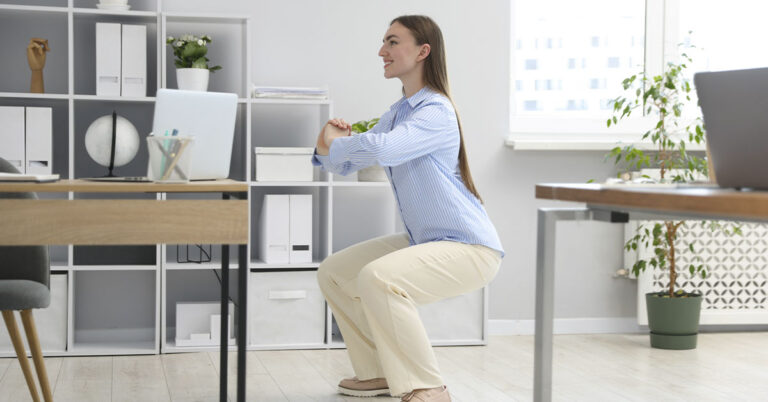 This 1-Minute ‘Exercise Snack’ Could Help You Live Longer — And It’s Backed By Science - Featured image