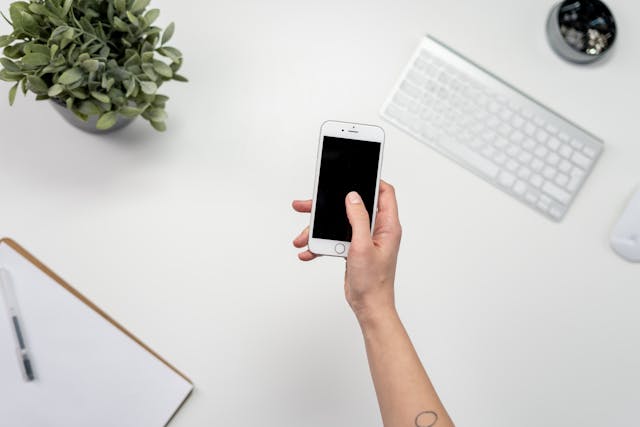 hand holding phone
