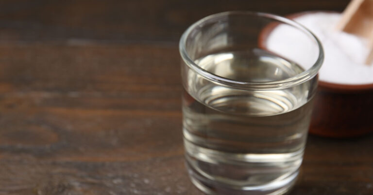 13 Innovative Ways To Use Salt and Vinegar Around The Home - Featured image