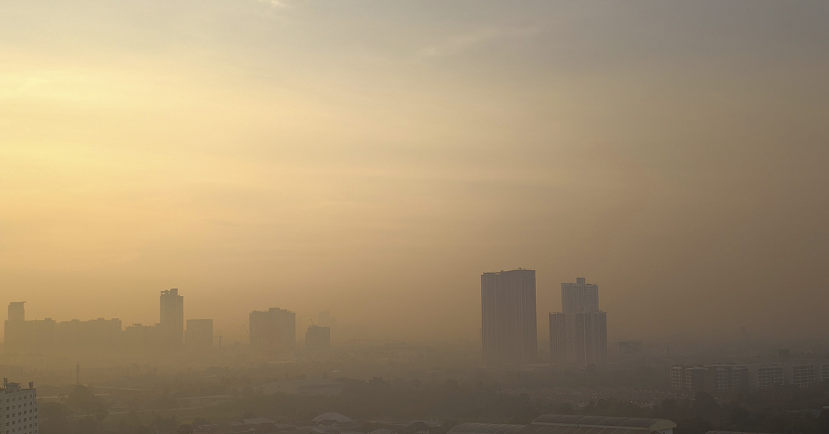 Over 1 Million Americans Told to Stay Indoors as Toxic Air Warning Spreads Across the South