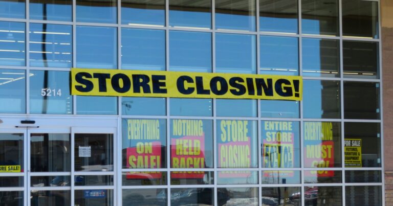 More Than 2,000 Stores Are Set to Close Across the US in 2026. Full List - Featured image