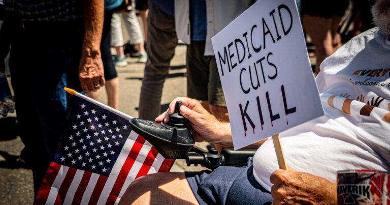 Medicaid Cuts: 446 Hospitals at Risk of Closure - Featured image