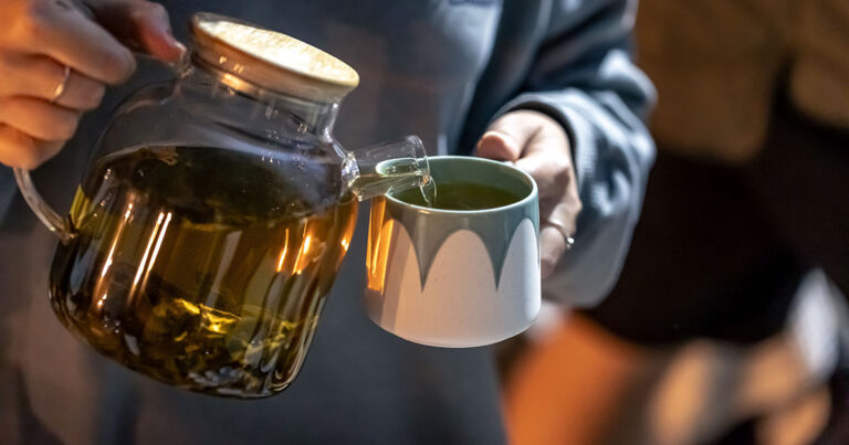 Valerian Root Reduces Anxiety and Improves Sleep in Clinical Trials, Health Review - Featured image