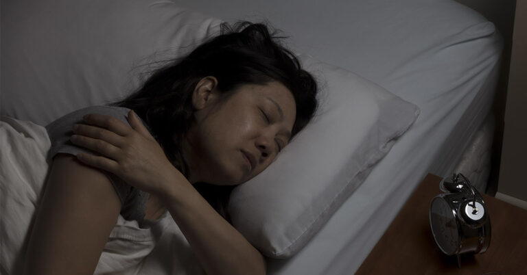 5 Surprising Reasons You Have Shoulder Pain at Night - Featured image