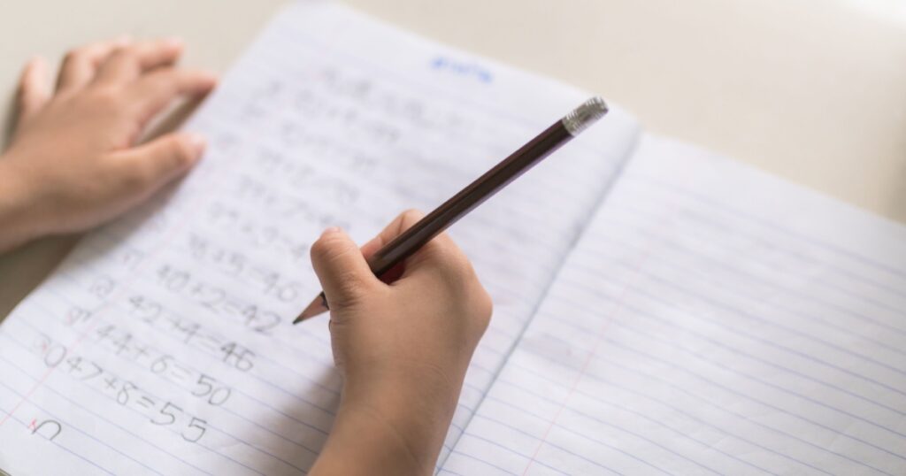 Science Finally Has an Answer for Why Most People Are Right-Handed - Featured image
