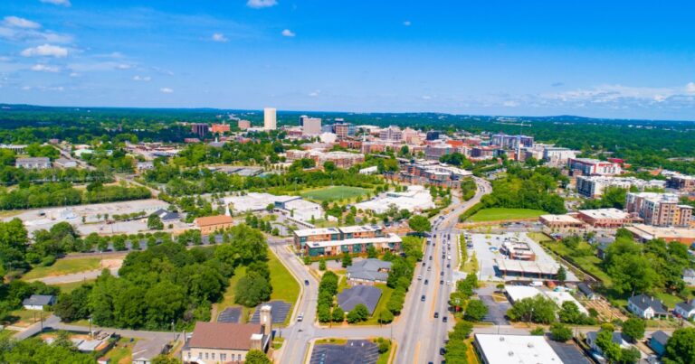 7 Real Towns Where You Can Retire on Social Security Alone in 2026 - Featured image
