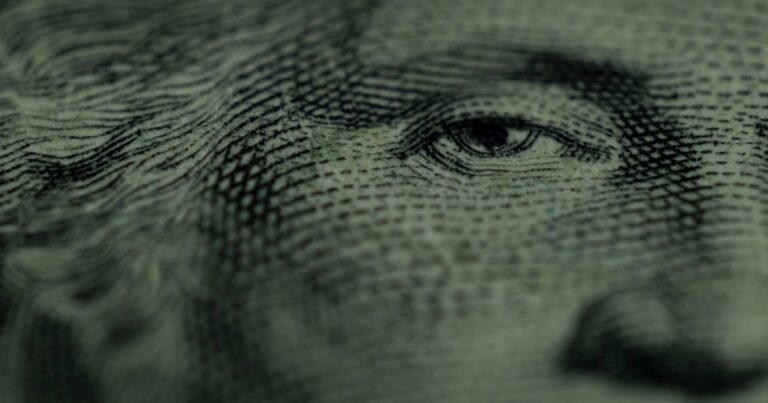 The “Buy, Borrow, Die” Strategy: How the Wealthy Legally Avoid Taxes - Featured image