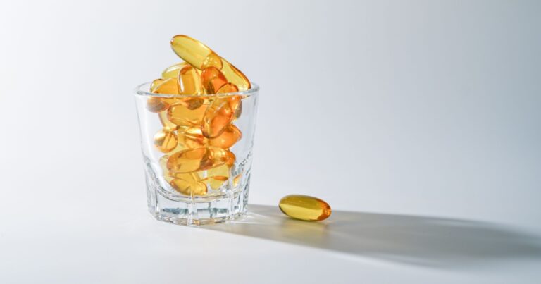 Common Daily Vitamin Linked to Slower Aging Over 4 Years, Harvard Study Finds - Featured image