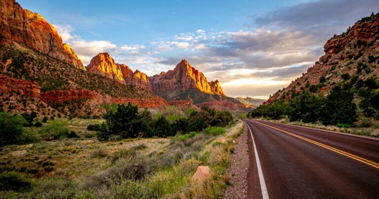 25 Natural Wonders Every American Should See at Least Once - Featured image