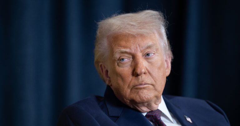 Body Language Expert Reveals Why Trump Didn’t React During Assassination Attempt - Featured image