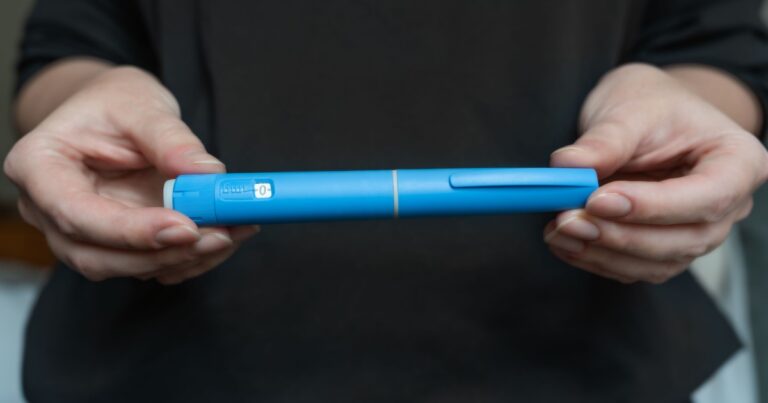 Reddit Analysis Suggests Some GLP-1 Users Report Unlisted Symptoms - Featured image