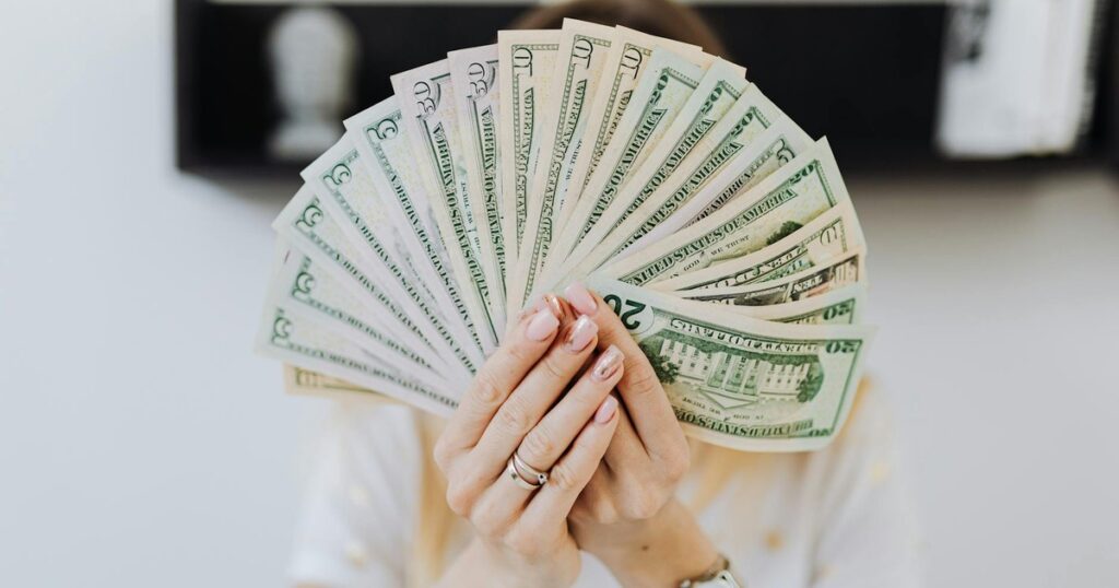Are You Really Middle Class in 2026? These 6 Numbers Tell the Truth - Featured image