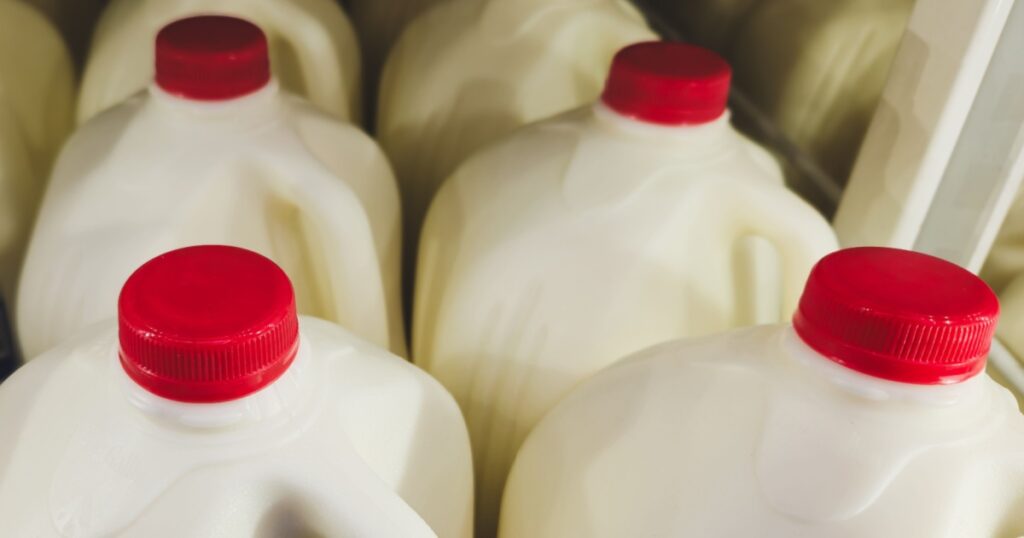 Whole Milk Is Back in Schools – Here’s What Health Experts Think - Featured image