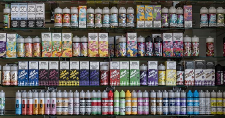 Big Tobacco Gave Trump’s PAC $5M — Then the FDA Cleared Flavored Vapes - Featured image