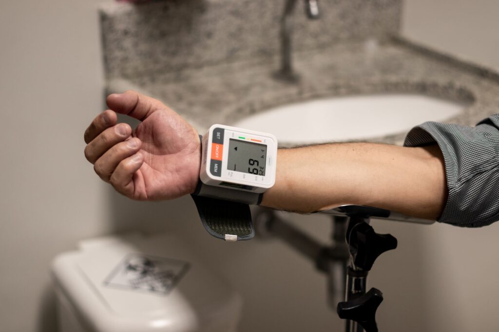 Your Blood Pressure Reading Hides a Third Number That Could Predict Dementia - Featured image