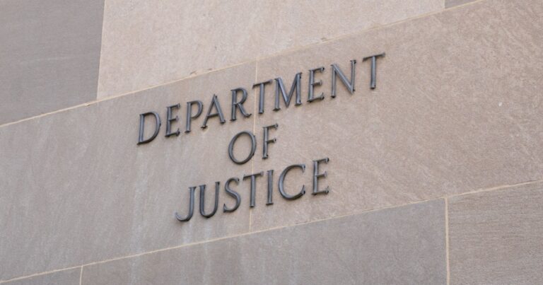 Trump’s DOJ Charges 455 People — Including 90 Doctors — in $6.5B Healthcare Fraud Bust - Featured image