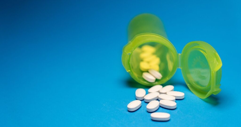 7 Aleve Long-Term Side Effects Most People Don’t Know About - Featured image