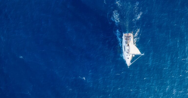 She Was 6 When Her Dad Decided to Sail Around the World. It Lasted a Decade. - Featured image