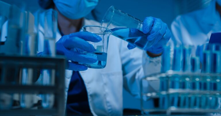 Scientists Trigger Bone and Joint Regrowth in Mammals With a 2-Step Serum - Featured image