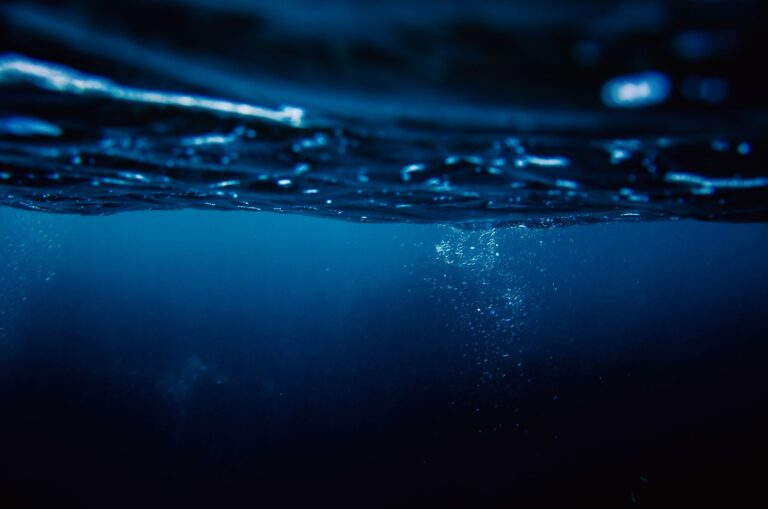 A Startling Discovery Deep Beneath the Ocean Has Researchers Concerned - Featured image
