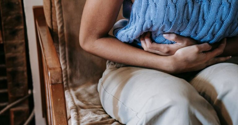 7 Signs of Ulcerative Colitis — and Why a New Clinical Study Matters - Featured image