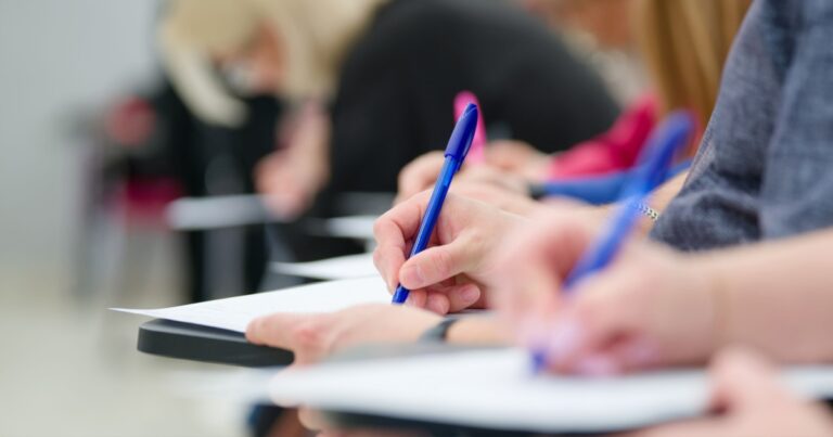 Students Schools Are Ditching Screens for Pen and Paper — Here’s What’s Happening - Featured image