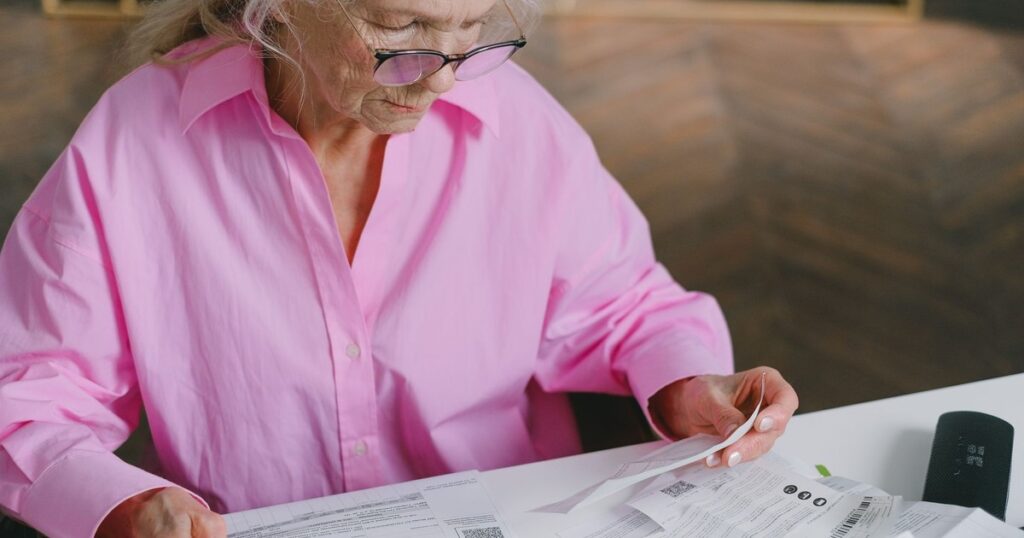 These 10 States Pay Retirees the Biggest Social Security Checks - Featured image