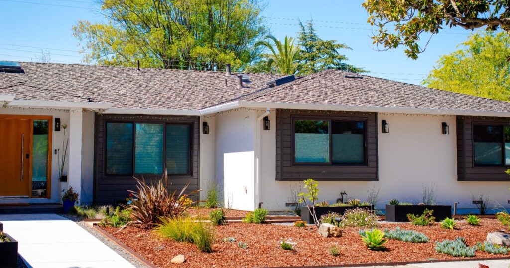 Southern California Will Pay You Up to $25,000 to Ditch Your Lawn - Featured image