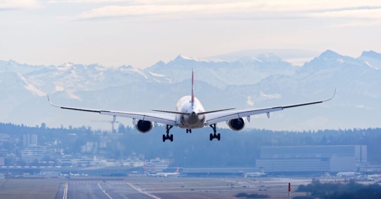Spirit, Air Mountain, and More: The 2026 Airline Bankruptcy Wave Explained - Featured image