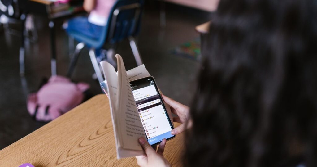 A School Put Books Before Screens. Here’s What Changed. - Featured image